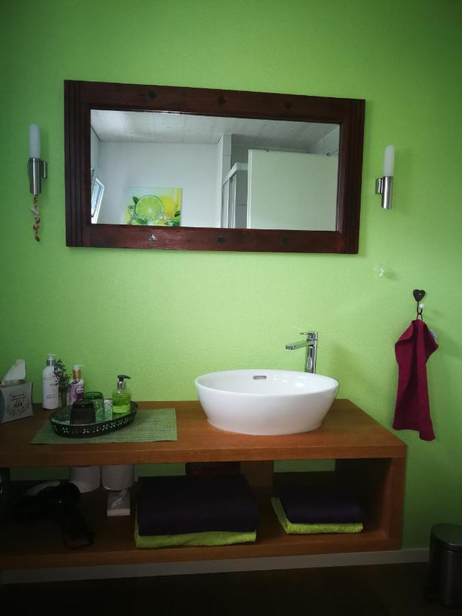B&B Whitianga Vinelz Exterior photo